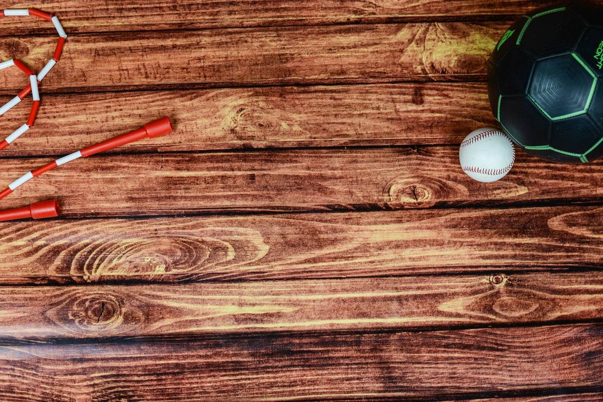 Why Your Padel Racket’s Aerodynamic Hole Pattern Is Secretly Sabotaging Your Game